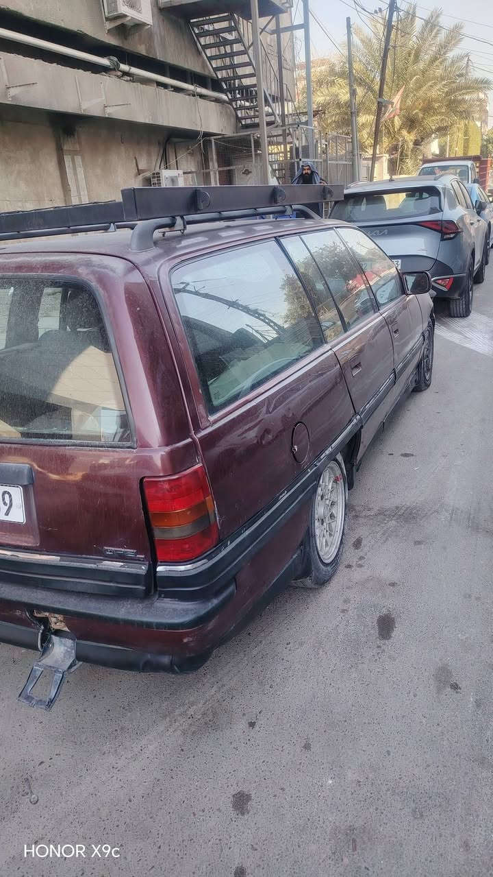 السلام عليكم
اوبل البيع موديل 1993
كير ومحرك حاويه 
كهربايات كلها شغاله
تخم تاير جديد مال جناي 
رقم  بغداد جديد نكليزي
سعر 40 وبيه مجال 
***********
