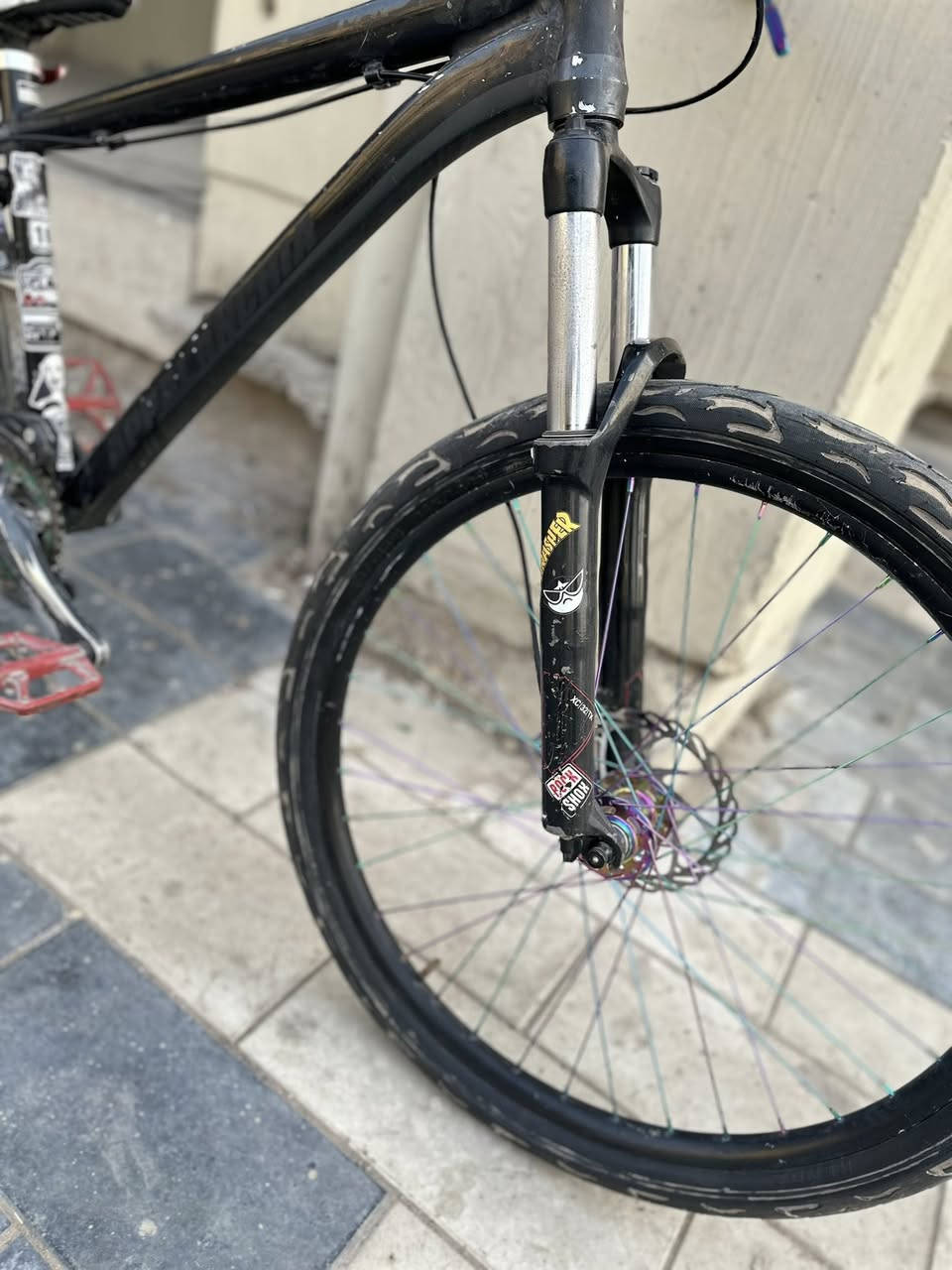 سلام عليكم 
بايسكل استعراضي للبيع
من شركه. APPAL ANCHIA
حجم 26
يحتوي على. 
سيامه 7 الوان 
ستيرن 7 الوان
ركبه 7 الوان 
دبل غاز وليس دهن. PROCK SHOX
برك امامي 7 الوان. شركه TANKE
برك خلفي SHIMANO
 بطيخه 7 الوان  TANKE
دشلي 12 نمره 
قرص برك خلفي 180 حجم 7 الوان 
شيال زنجيل 
ويحتوي على سيامه 7الوان.

السعر 450 وبي مجال

للتواصل 
الرقم ***********.            المكان شارع حيفا
إنستا 22aa8088

المكان شارع حيفا
