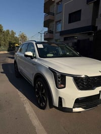 الوصف سورنتو  25 4 كاميرات 12 حساس  بانوراما فور ويل تشغيل عن بعد تتقد...