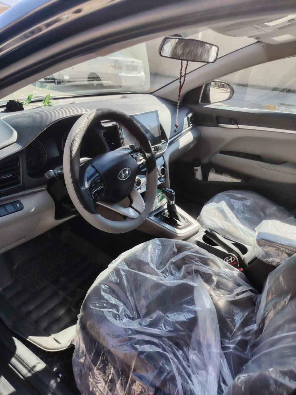 السلام عليكم
سيارة الانترا 2019نص فول
ضررها جاملغ الورا عنوان موصل حي عدن للستفسار على الارقام 
0750 797 9313كورك
0771 512 1000اسيا مكلف بل نشر
سعرها 135
