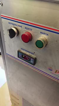 مكينة بوضة عربية ( بكداش)  الصنع ايطالي سنكل فيز عارضها ب 13 ورقة وبيه...