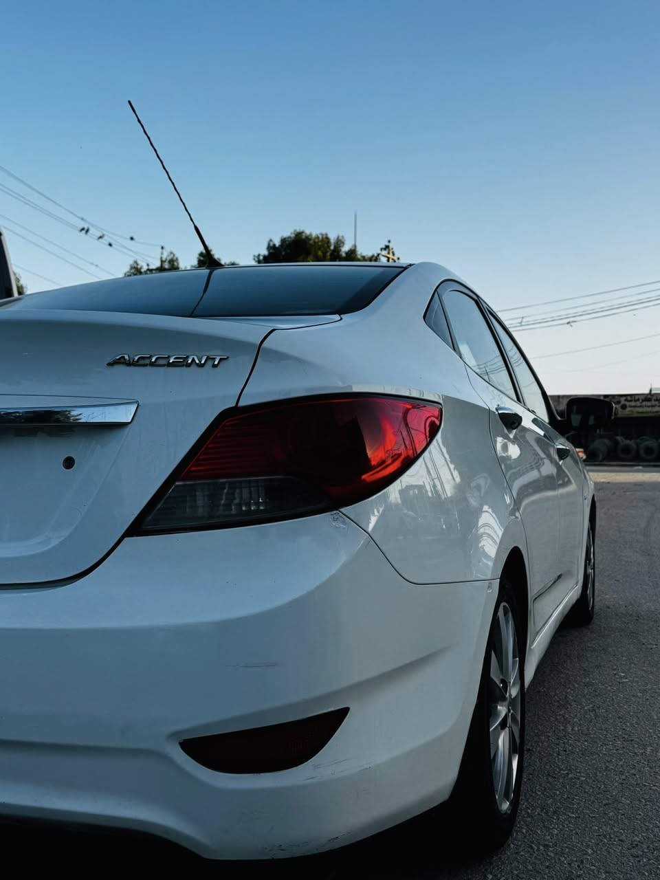 هونداي اكسنت موديل 2012
رقم نكليزي بغداد مكاني نجف 
ملاحضه السياره كافله عامه ماعده الي موضح بل الصوره 
السعر 98 وبيه مجال 
 ***********
