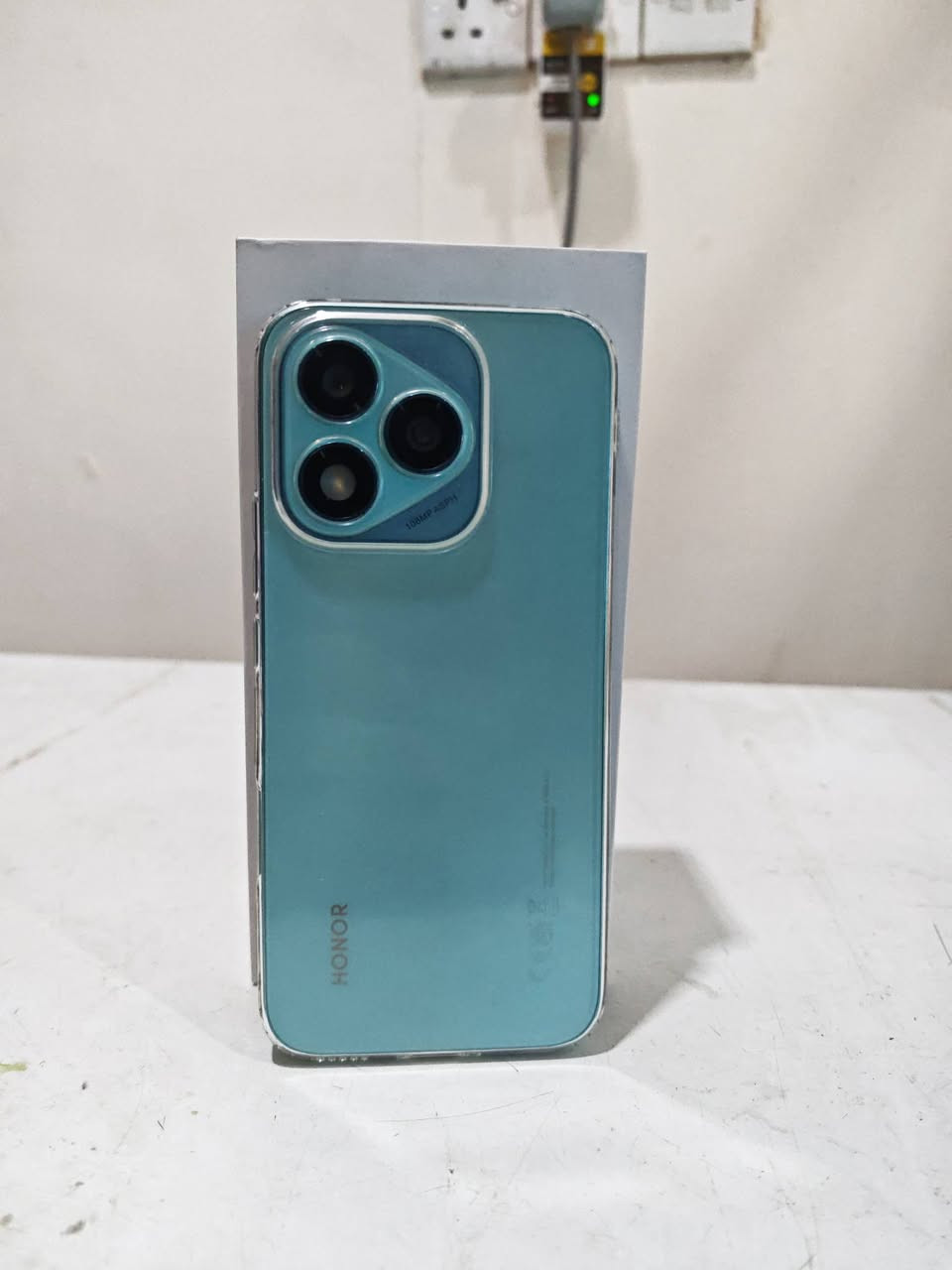 🛑السلام عليكم🛑 يوجد هونر 400 لايت للبيع ذاكره 256 عشوائيه 8 شاشه سوبر اموليد 144 هيرتز ، مستخدم أقل الشهر نظافه 100٪ , السعر 230 وبيه مجال 🛑
للآستفسار : ***********
