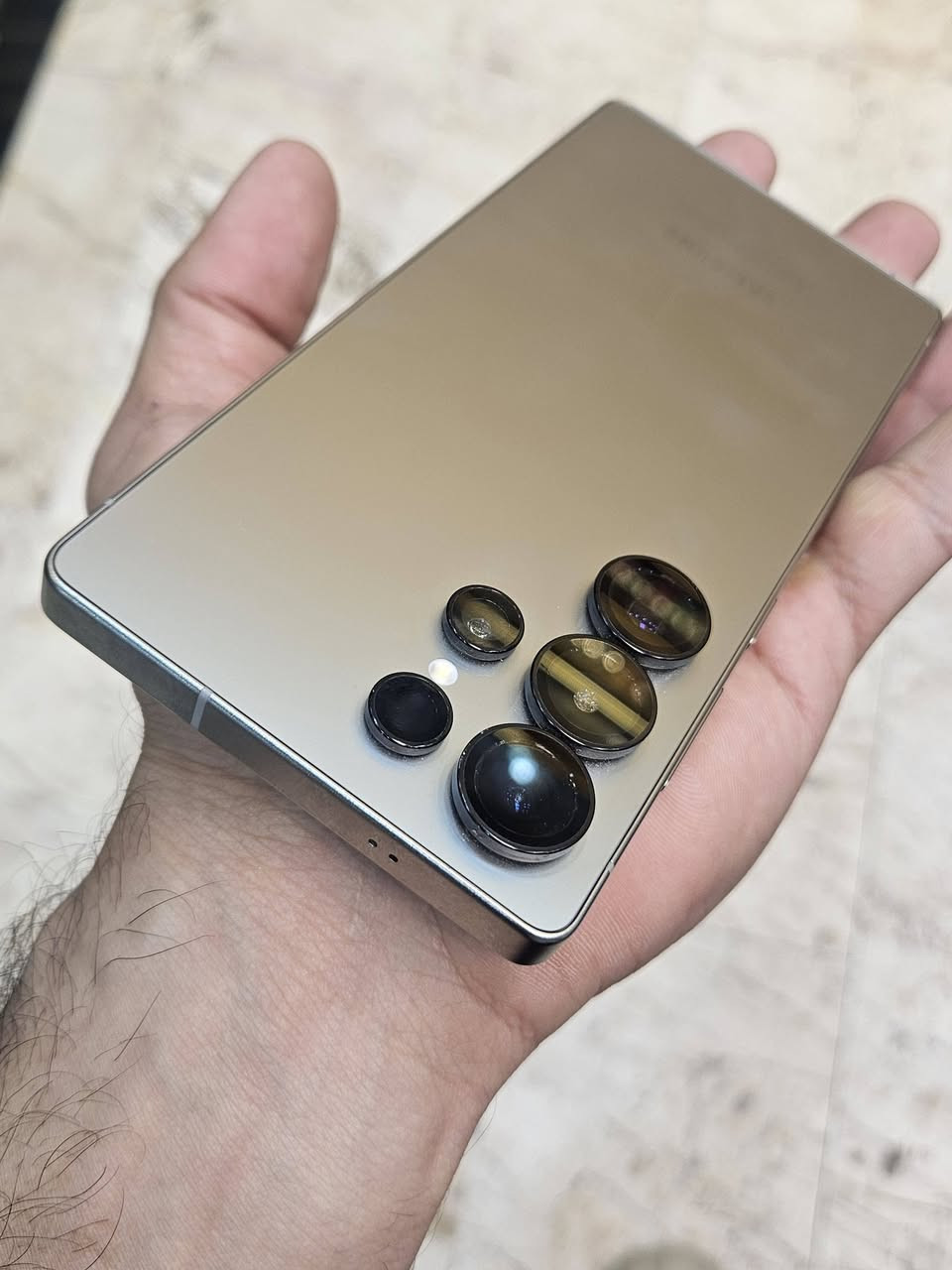 S25 ultra tera بسعر 1.490
الجهاز مكفول ونظيف بدون اي خدش او طخه
ذاكره 1 تيرا ضمان عين الفهد شرط الفحص مع ضمان شهر كامل مني
الجهاز بدون باكيت فقط الجهاز وحده 
سعره قفل 1.490 الف 
علما ان سعر الجديد مليونين 
بغداد سيديه ***********
