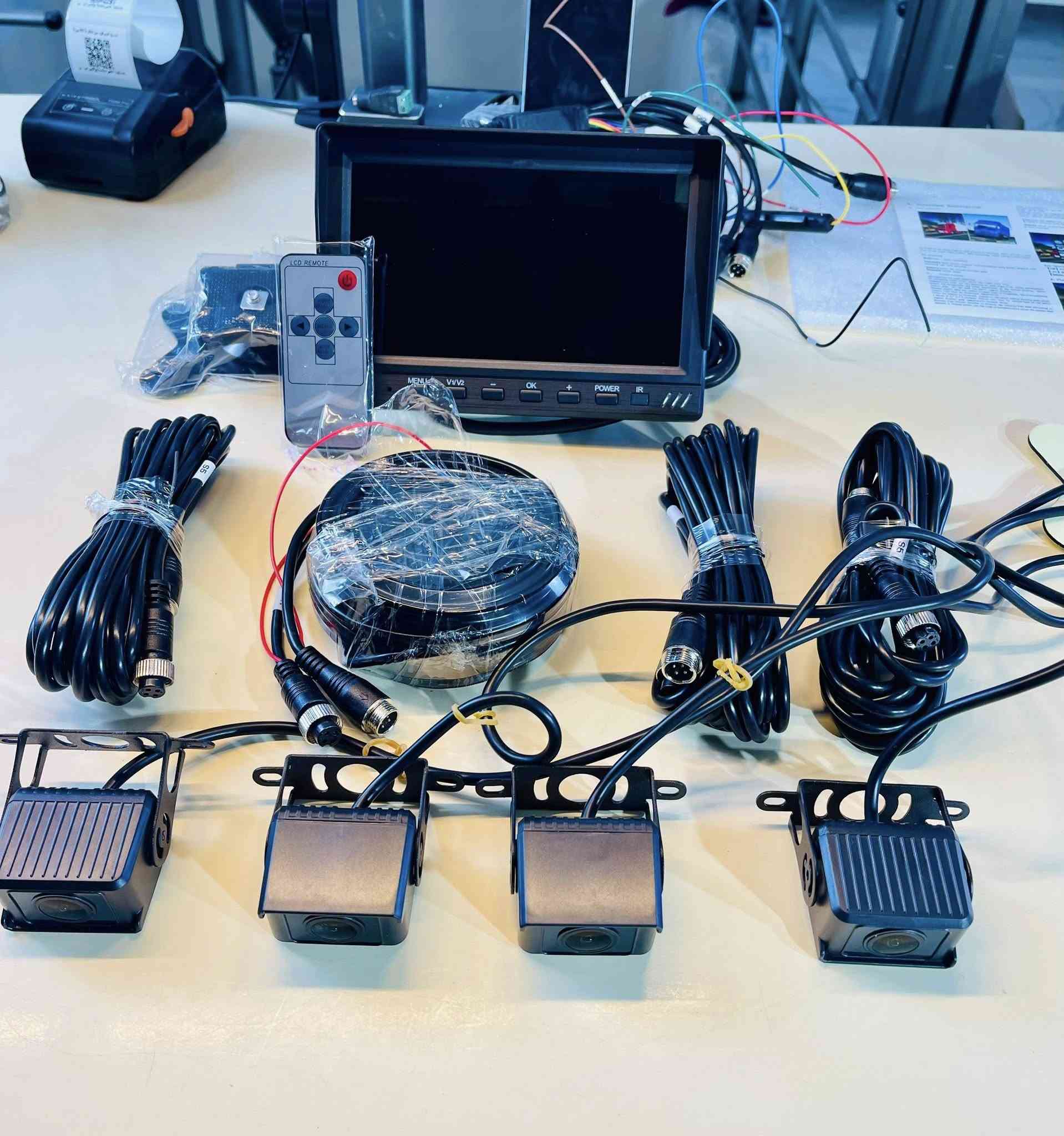 - لاصحاب الحاصودات والتراكتور والمكائن الزراعية 
- شاشة وكاميرا عدد ( 4 )  ( خلفية او جانبية  حسب الرغبة والاحتياج او انعدام الرؤيا للمناطق الحرجة )
- حجم ( 7 انج ) لملاحظة المناطق الصعبة 
- تسجيل طول الرحلة وامكانية عرض التسجيل 
- تحكم ريموت كونترول ! 
-كاميرا بدقة متناهية (1080)  ميغا بكسل 
- رؤية  ليلية اوضح بالاشعة تحت الحمراء 
- السعر 120 الف 
-  متوفر خدمة توصيل 🚚
- فضلا وليس امراً متابعتكم لصفحتنا ليصلكم كل ماهو جديد ☺️🌹


**إذا كنت صاحب هذا الإعلان وتريد حذفه لأي سبب، رجاءا أرسل رسالة إلى الدعم الفني**