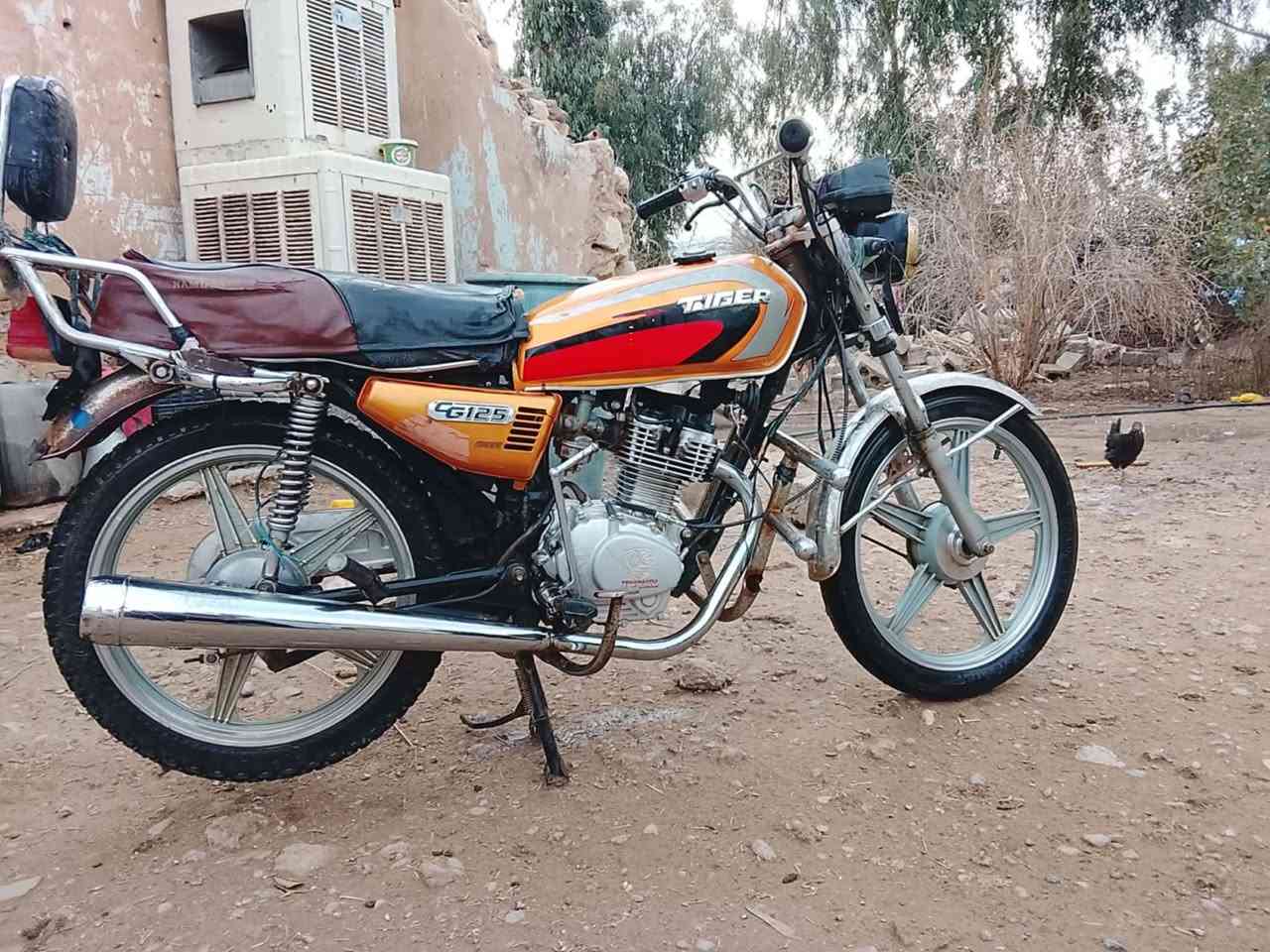 سلام عليكم  موطور ربعه كير تايكر للبيع سعر 300وبي مجال مكلف بلنشر تصل عله رقم ***********
