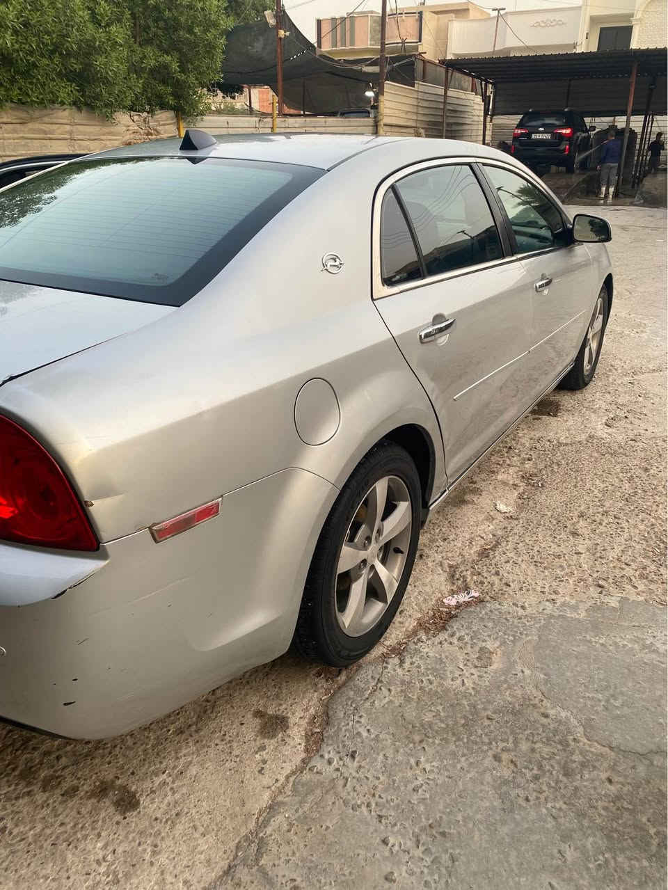 السلام عليكم 
للبيع ماليبو2012LT
مكينه 4سلندر2400
حادث جاملغ وبنيد
بيهه قطع صبغ ابيع احزام 
مواصفات 
كشنات كهرباء +هيترات
شفتات استيرن
حساس خلفي
4دسك
شاشه أندرويد 
منصوبه زنون 
السياره جاهزه
بيهه ملاحضات جدا بصيطه
السعر75وبي مجال *********** بغداد, العراق
