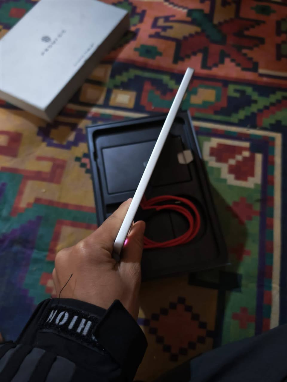 ايباد ريد مجك الاسترا ذاكره 256 ايباد أخو الجديد بمعنى الكلمه سعر 700 الرقم ***********
