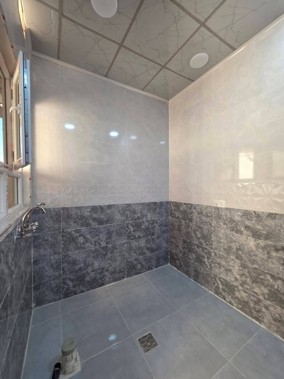 🏢 دار استثماري للبيع
طابقين معزول 
💰 وارد شهري:550،000 دينار
📍 الموقع: حي السماح – السياسين على شارع ١٥
📐 المساحة: 100 م² واجهة 5
📲 واتساب مباشر (مراسلة/اتصال):
👉 https://wa.me/9647731012644
📞 اتصال مباشر:
📞 tel:***********
مكتب عمار الهزاع لتجارة العقارات
