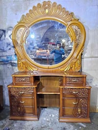 ميز تواليت نجارة • نضيف مستعمل • داخل سوك لمسكف