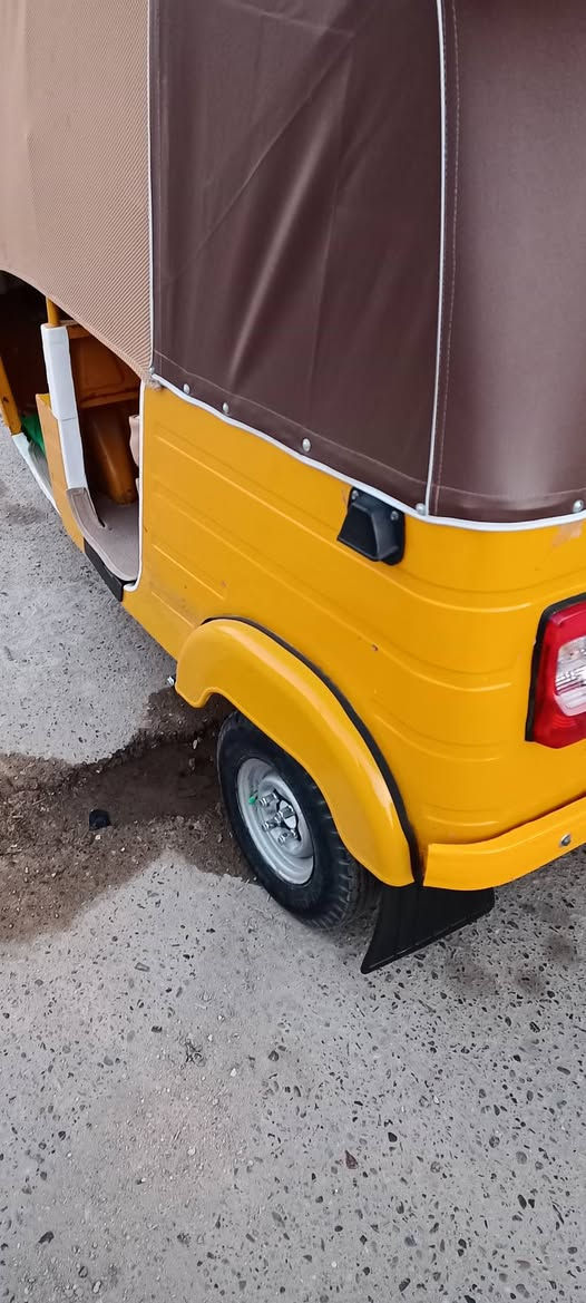 سلام عليكم تكتك للبيع 19اوراق
مكان مدينة الصدر ***********
