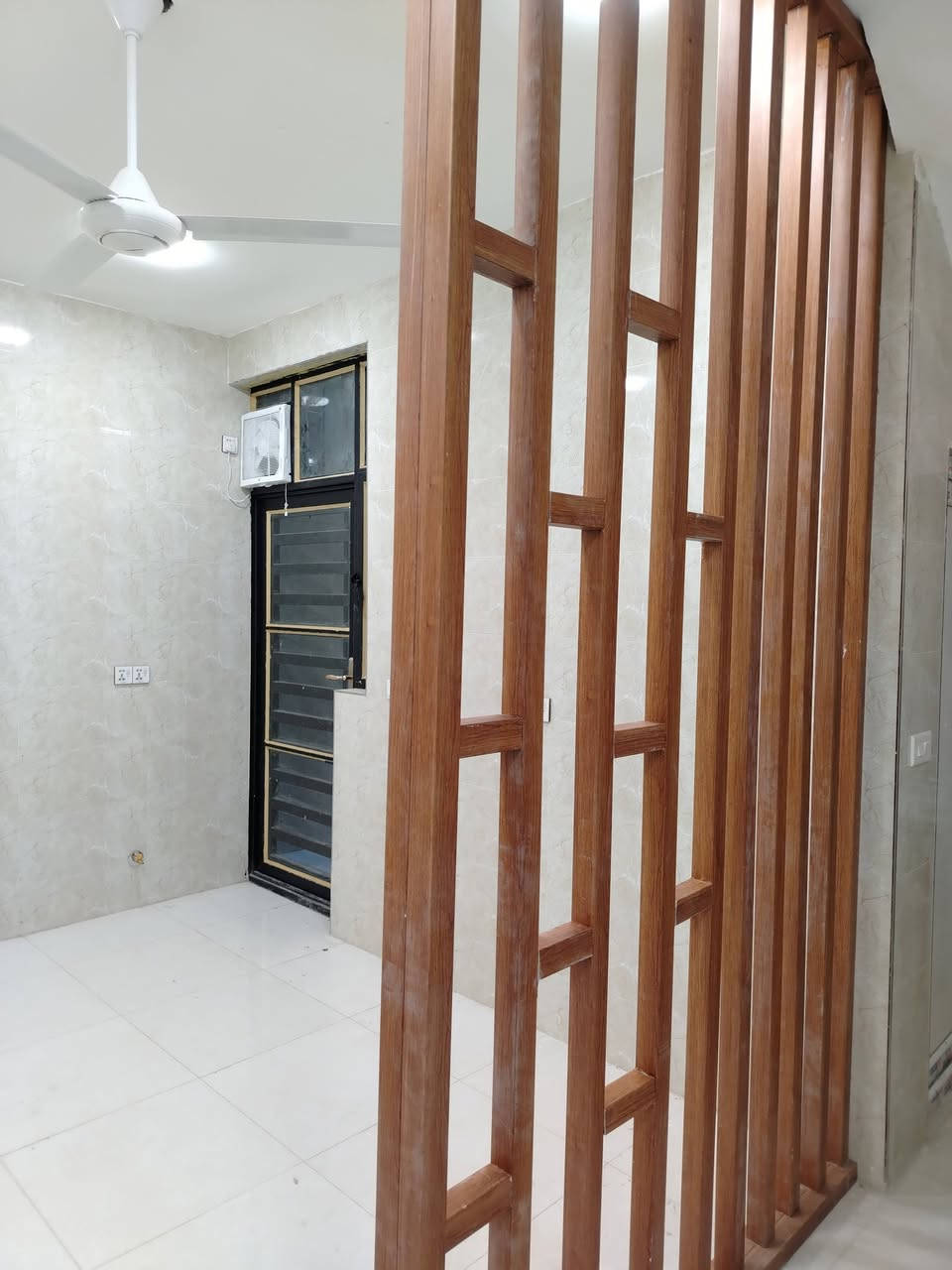 عرض ع الجبس بورد سعر المتر ٢٠الف مع التصليح
***********
