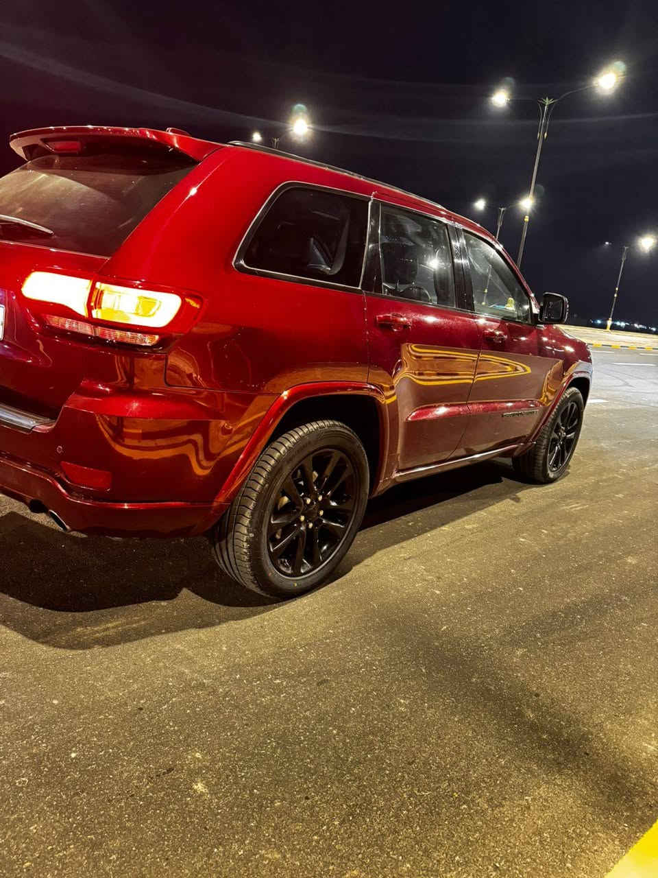 السلام عليكم جيب لااريدو 20 بلاك توب فول بصمه فتحه سلايت 
باب صندوك كهرباء شاشه لمس تبريد تدفئه كامره مكينه كير حداديه خير من الله  باقي تفاصيل ***********
