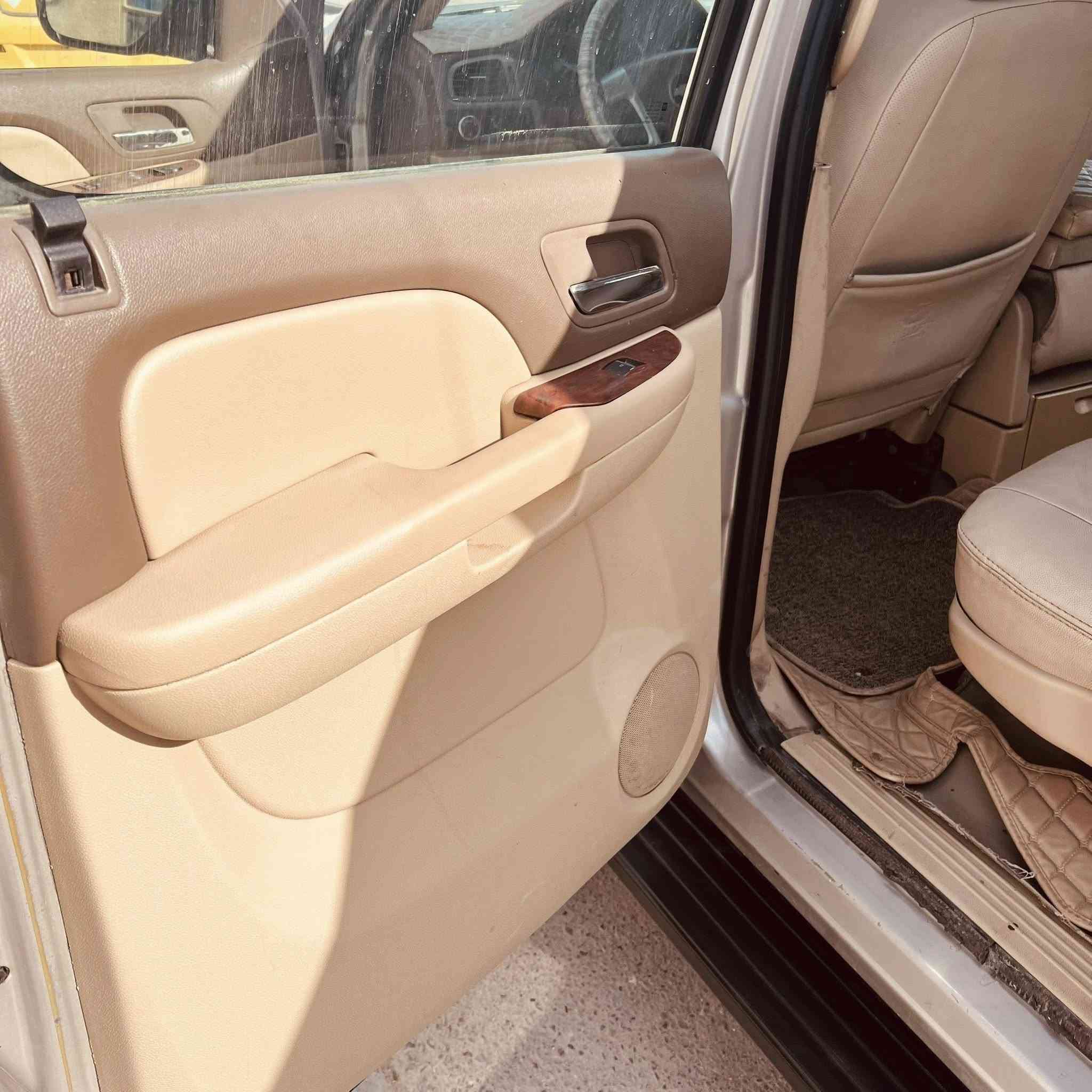 سلام عليكم شفر ليت 🛑ادوات ادوات🛑
٢٠١٢سياره مصبوقه ابيض مصفر جاهزه برغي مانقصه كفاله من كص ومن ضربه قويه كفاله من سرقه وعشاير  مكينه كير اكسل كفاله وخير من الله تبريد حداديه دواخل جيس شاشه مضخم صوت تحكم ستيرن كهربائيات كله شغاله ونعمه من الله سعره ٦٥ وبيه مجال مكاني بصره زبير***********
