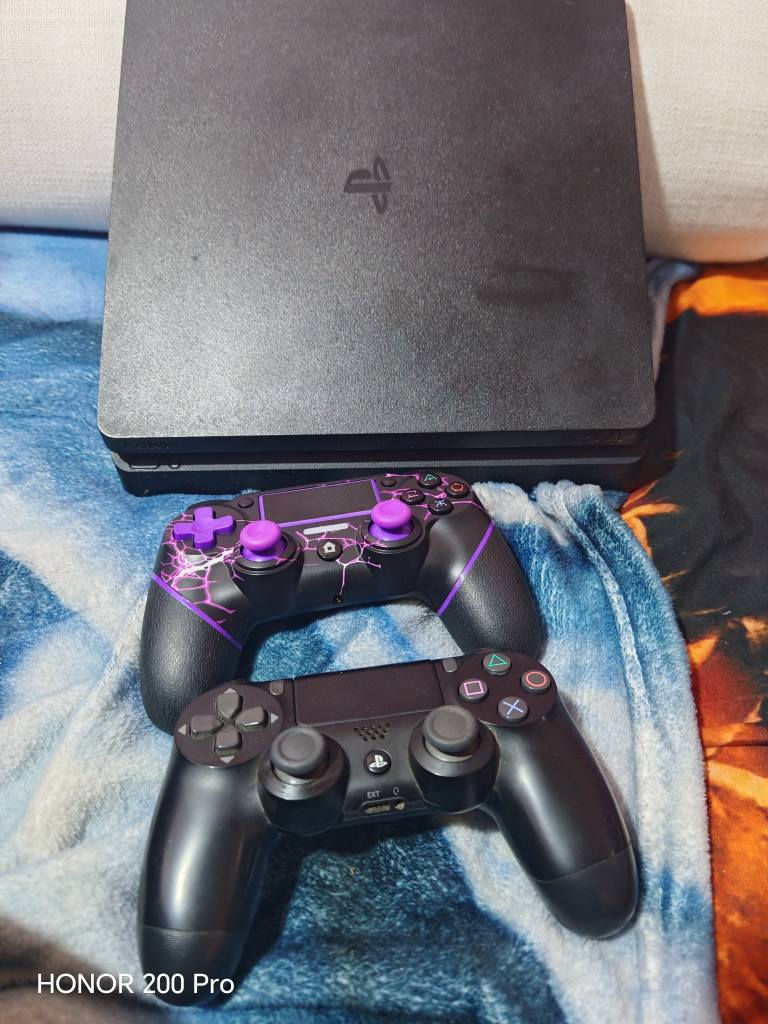 بلي 4 اون لاين استخدام كلش قليل مع جوستيك عدد مع كامل ملحقاته مع الدركسون السعر 375.000 بي مجال 
العنوان البصره الامن الداخلي 
رقم الهاتف *********** اتصال او واتساب البصرة, العراق
