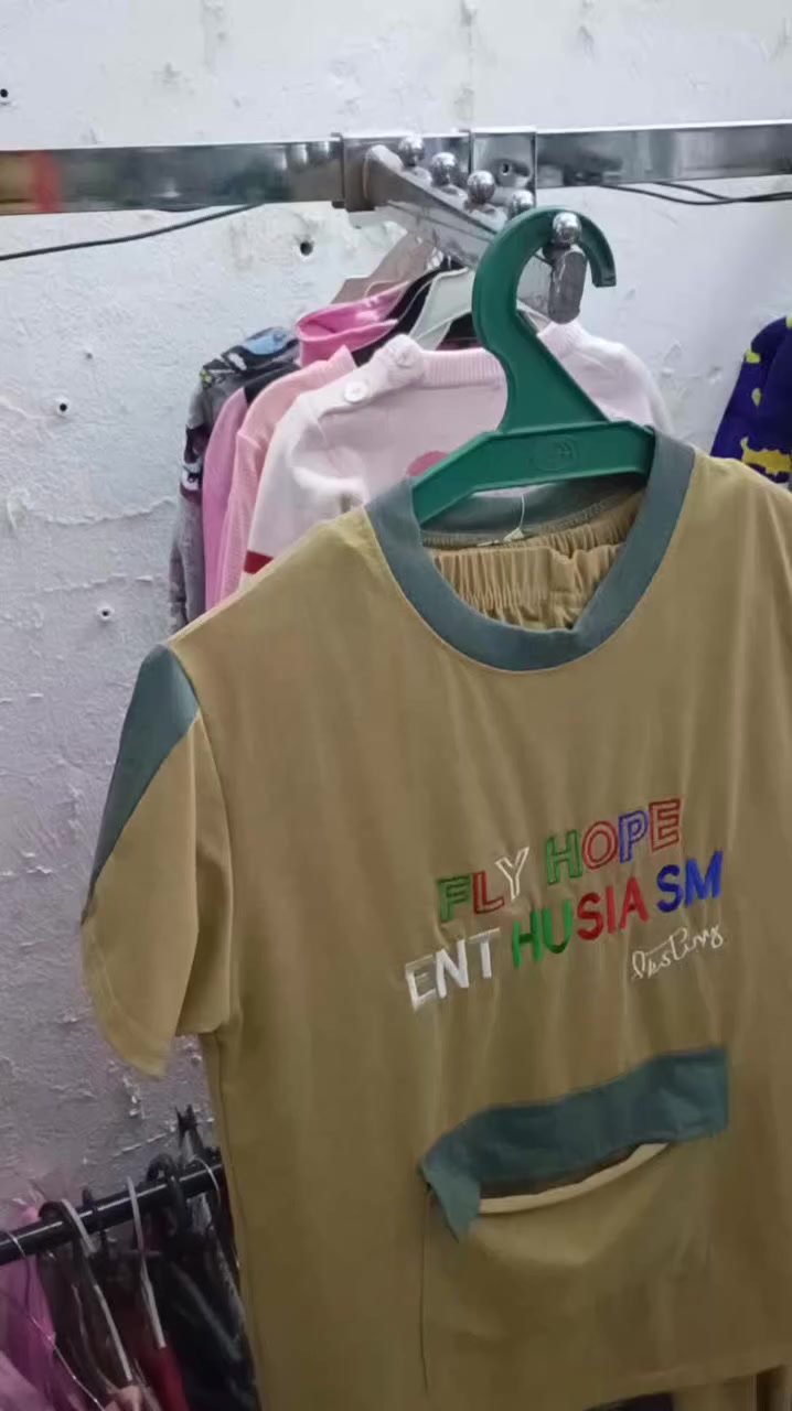 *********** ***********  اليوم تجون معزلين خابرونا على الرقم 100 هلا بيكم عيونياخوان كل شي داخل المحل هو مو ابو يوسف تنزيلات جوه السوق تجون تشرفونا مرات تجونا معزلين راح اخليكم رقم الموبايل اخواني اخواتي يشرفونا بكل وقت تنزيلات تنزيلات يعني اسعار مناسبه يوجد لدينا شحاطات رجاليه احذيه رجاليه شحاطات نسائيه شحاطات نسائيه احذيه نسائيه يعني كل شيء موجود داخل المحل احذيه شحاطات ولاديه بناتيه رجاليه شبابيه يعني كل شيء موجود مواعين جداري نوعيات الاصلي والعادي وكل شيء موجود تجون تشرفونه بكل وقت حاجات كلها مناسبه مع الفقير بيكم خير تدللون يعني حاجاتنا كلها رخيصه نعم 100 هلا بيكم بيكم خير تدللون تجون تشرفونا بكل وقت ملابس ايش تردون موجود
