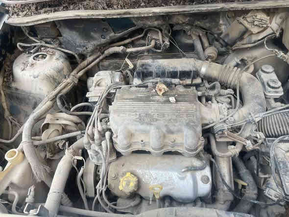 السلام عليكم 
دوج كرفان قديم للبيع موديل 95 
كير محرك بلاد مضبوط  السياره متروكه بس شغاله وكهربائيات بلاد وشغاله رقم فحص انبار ابيعها ع وضعها صاحبها موجود وايحول بس سنويه ضايعه 
السعر 12 ورقه 
***********
