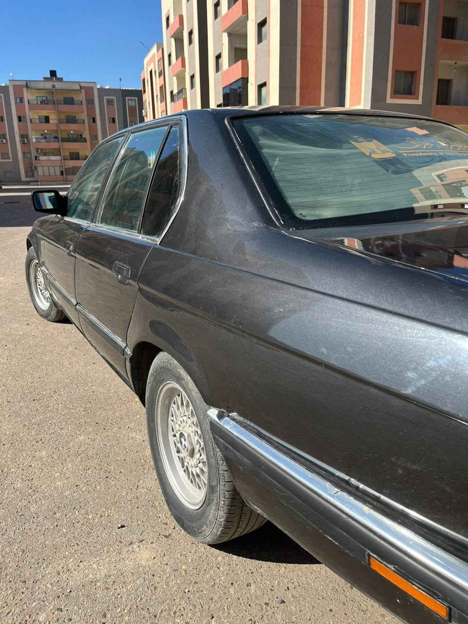 بي ام دبليو 735موديل 1988محرك 35مفتوح  كير اوتوماتيك رقم بابل إنكليزي سنوية جديدة لايت زنون باتري جديد تايرات جدد غرفه نضيفه  السيارة بأسمنا هزه جديدة حداديه 90بالميه تبريد شغال محرك و كير بحالة جيدة مصبوغة عام صبغة جديدة  السعر 45 وبيها مجال السيارة مكانها ديوانية   للاتصال *********** ديوانية, القادسية
