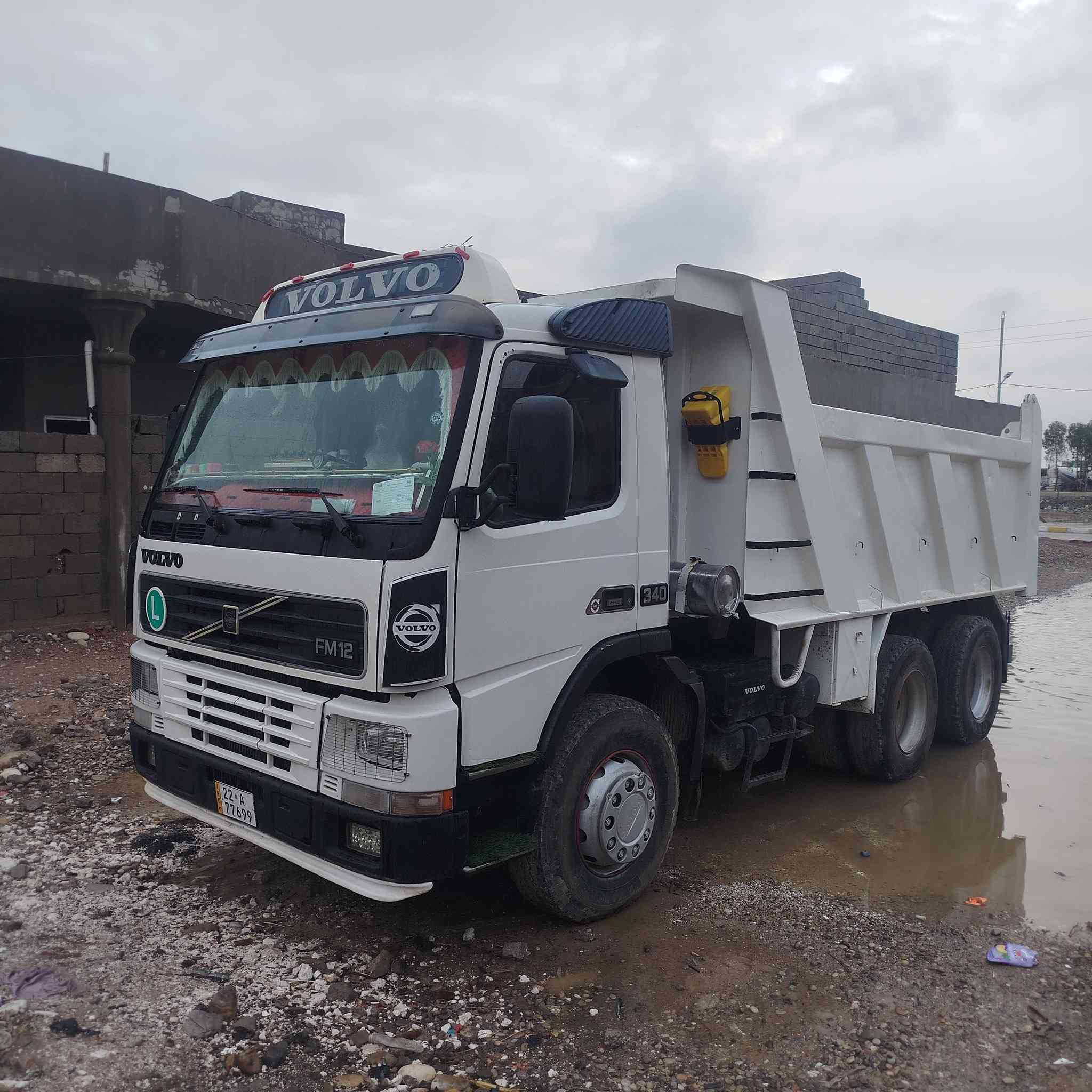 سلام عليكم موديل 2002 ساحل ورق گير 3/3 بلادي شاصي طويل الستفار ***********
