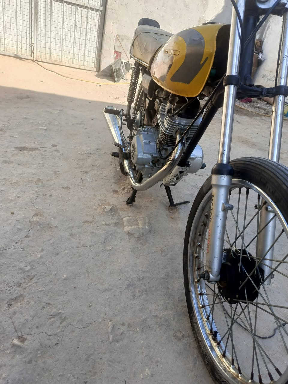 اربعة كير للبيع كلك مكينه انيرجي ناعمة وفول وياله تك سيم نظيفه أمامي بطيخة سوده حربي لبيع سعر 200 وبي مجال


**إذا كنت صاحب هذا الإعلان وتريد حذفه لأي سبب، رجاءا أرسل رسالة إلى الدعم الفني**