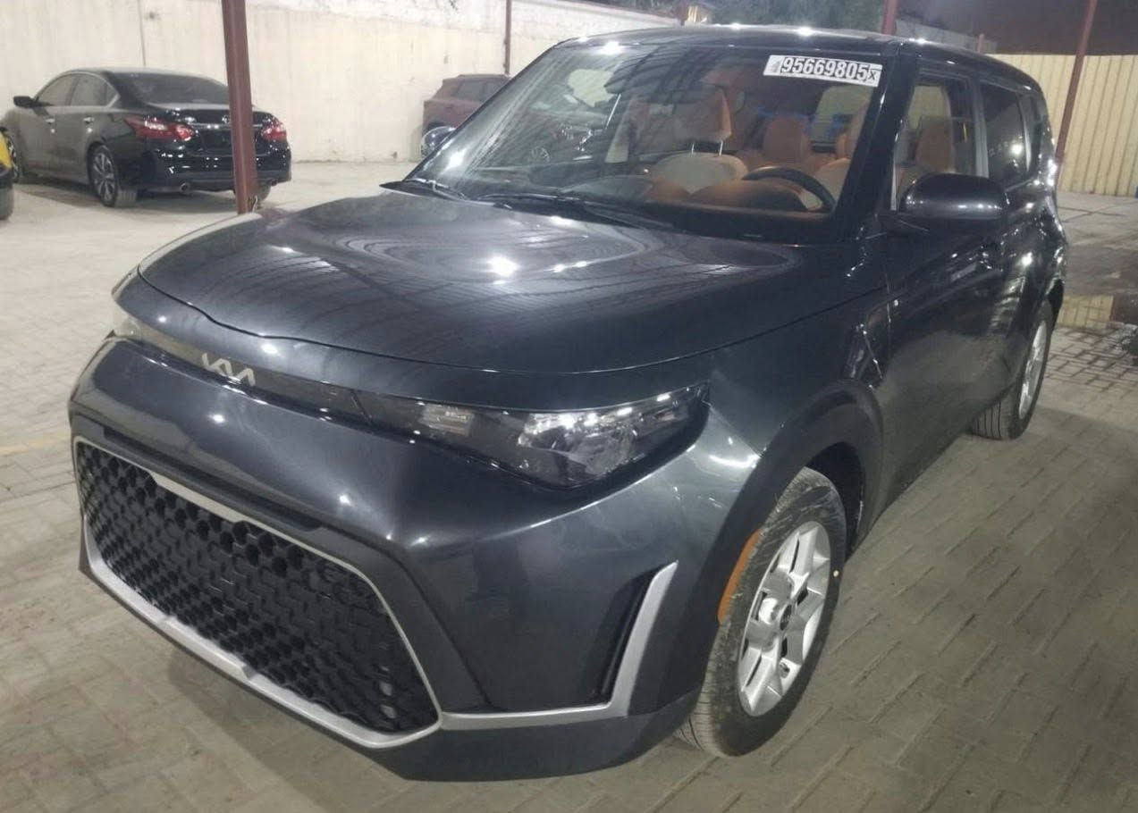 كيا صول 2025 وارد امريكي حادث خفيف  بنيد ودعاميه فقط مصلحه وكامله
التواصل 
***********
*********** واتساب
