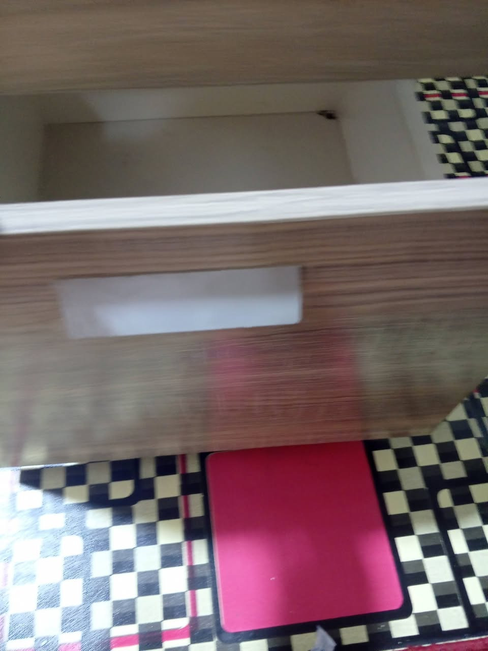 السلام عليكم ميز مكتبي للبيع الطول 82 والعرض متر وخمسين السعر 50 الف المكان البصرة دور الصحة للاستفسار الاتصال على الرقم ***********
