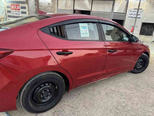 السلام عليكم 
النترا 2018 وارد امريكي 
حادثها بنيد مبدل فقط بدون دواخل لغود شواصي الباقي كلها ليبل واحد 

محرك 2000 دوش مكينه خير من الله 

كير اي تي 6 نمر 

مواصفات se

شاشه. اصليه 

لد زنون شاشه اندرويد 

مثبت سرعه كروس 

3 انظمة قياده يكو سبورت نورمول 

تحكم ستيرن جيهتين 

كامره خلفيه 

تدفئه تبريد خير من الله 

سنويه وهزه جديد 2030   

 رقم اربيل الجديد بسمي شرط تحويل 

تخم تاير جديد و ويل جديد سياره جاهزه 

موجوده صور الوارد و سونار 

حادث جاملغ فقط امامي 

مكان بغداد الغزاليه الهياكل أو ديالى جديدة الشط
***********واتساب
