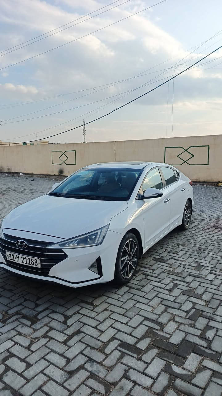 السلام عليكم الانتره للبيع موديل 2020  المواصفات معروفه مكفوله كفاله عامه ما عده شخط باب السايق مكحل موضح بل صوره ماشيه 80  المكينه 2000 دوش السعر 170 بيهه مجال حك الجيه عنوان بغداد ال عامريه قرب نادي الخطوط الهاتف ***********
