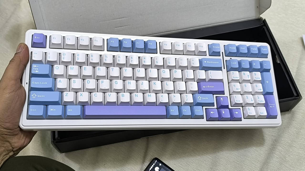 كيبورد شركة AULA F99 جديد غير مستخدم
حط سعر يستحقة اذا سعر مقنع بالعافية موجود توصيل 5 لكل محافظات العراق 
***********
