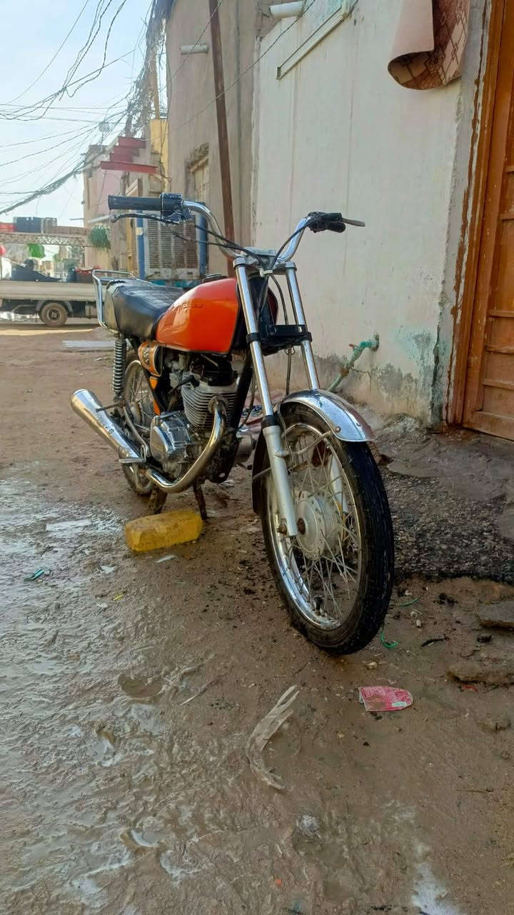 سلام عليكم شباب  دراجه اربعه كير مديل 19 محرك 21 دراجه نضيفه انطيك طرح لحله والله دراجه ماعايزه كلك كلك اسعر 257بيع مجال كلش قليل ***********
