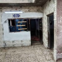 سلام وعليكم بيت البيع مساحه 140البيت طابقين يحتوي ع ربع غرف نوم وستقبا...