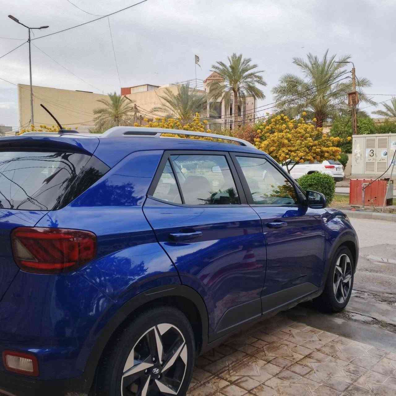 السلام عليكم بيع او مراوس
هونداي فينو 2023 
ماشيه 26mil
ضرر جاملغ فقط
مكينه 1600 دوش
باقي مواصفاتها معروفه
مكاني حله مركز
***********
