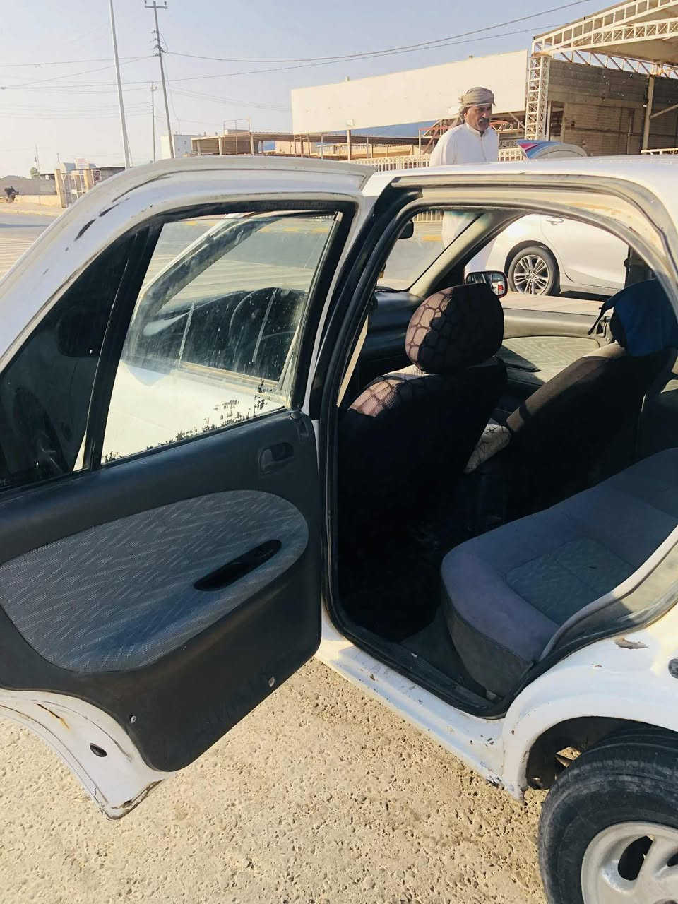 السلام عليكم
كيا سيفيا موديل 1995
سياره كير مكينه بحاله جيده 
رقم صلاح الدين 
تخم تايرات بحالة ممتازه 
السياره كامله فقط عايزها درايم شفت بي طكطه من تستدار كهربائيات شغاله كلها داخلها نضيف كشنات جديده مثل ما موضح بلصور 
العنوان صلاح الدين بيجي 
رقم الهاتف
***********
***********
