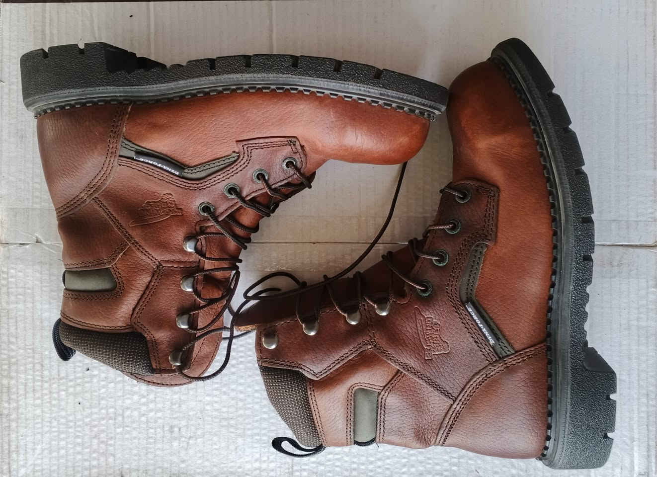 ريدونك امريكي اصلي جلد طبيعي غير مستخدم قياس ٤٠ السعر ١١٠ الف ***********
