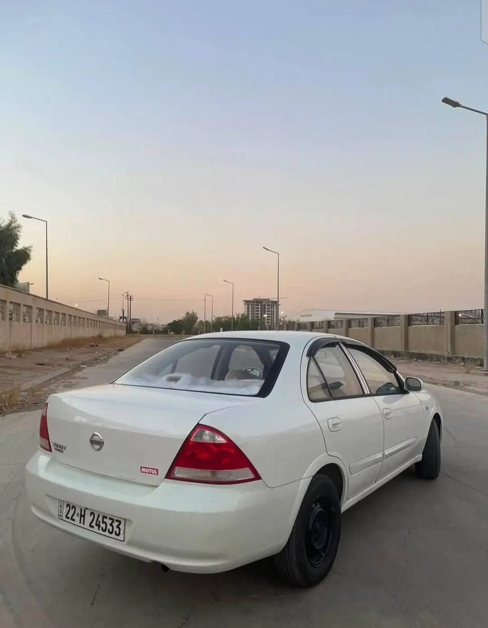 لنيسان سني  موديل ٢٠١٠ 
محرك ابيض  كير اوتماتيك
لون صدفي
داخل لونين 
تبريد +تدفئه
رقم سنويه جديد 
دفتر بانزين
طخم تايرات +باتري جديد 
الضرر
بونيد صبغ بدون دواخل
السيارة مال جناي
السعر 97بيها مجال 
للاتصال ***********
