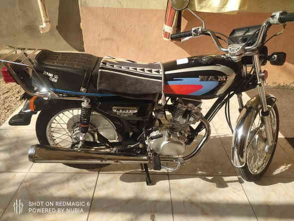 نامة اصلي موديل 2023 الدراجة محجوزة سنة كاملة ومضمومة يعني ما ماشية السعر مليون ونص قفل مابي تفاوض عنواني الكوت حي الزهراء الرقم ***********
