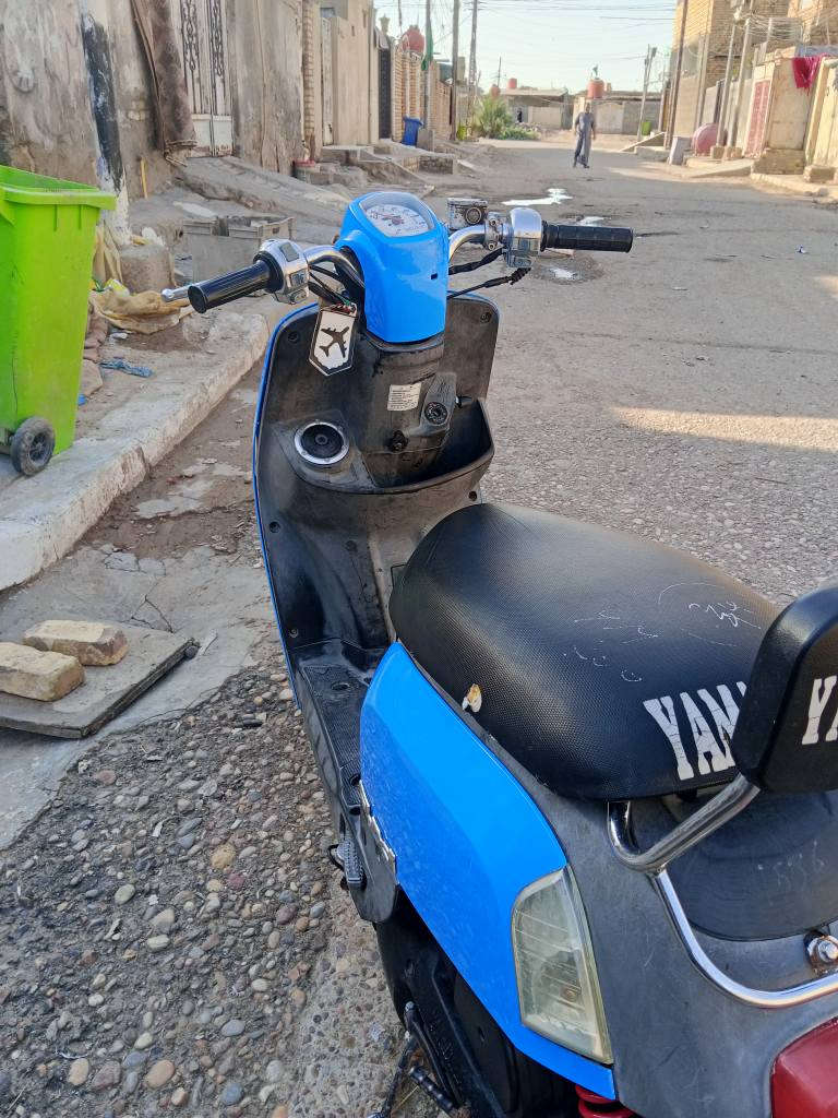 يا الله. 
السلام عليكم اخوان. 
دراجه بوليس للبيع الدراجه نضيفه جدا. 
الدراجه مامفتوحه المكينه كفاله. 
وكيله(بيت غودي) والكهربائيات كله شغاله. 
وضاله شهرين من طالعه من الوكيل. 
والكفرات تجاري والاصليات موجودات (بيض). 
الي خاطر بيه هذا الرقم التواصل ***********.
والسعر 850وبيه مجال. عمارة, ميسان
