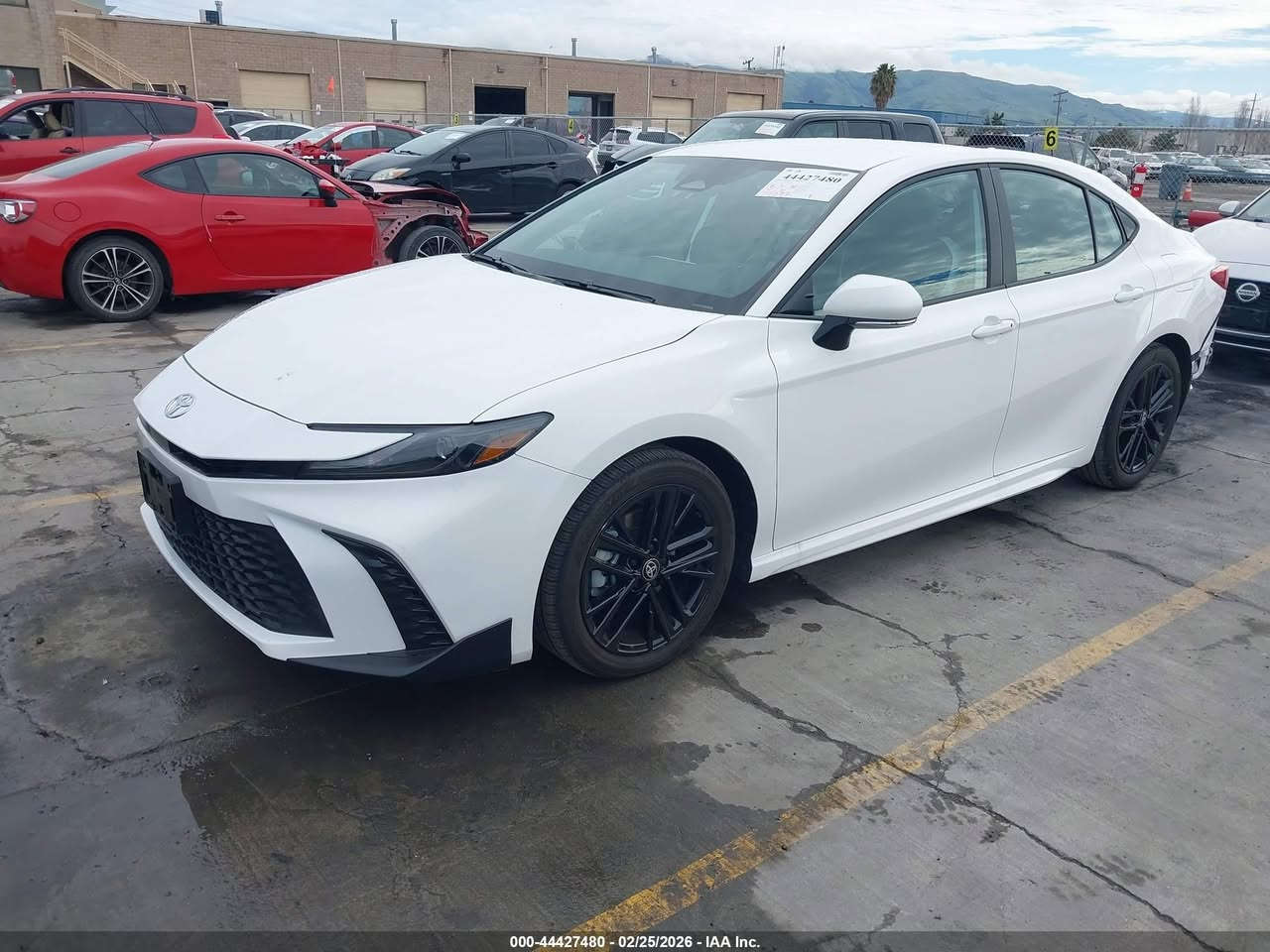 🚨 تنويه مهم
هذه السيارة معروضة في المزاد الأمريكي 🇺🇸
والمزايدة والشراء تتم عن طريق مكتب الباخرة للمزادات 🇮🇶

───────────────
🚗 (هايبرد) نوع السيارة:2025 TOYOTA CAMRY SE
📅 تاريخ المزاد:الاثنين 09-03-2026
💰 السعر: يتحدد داخل المزاد
📊 الممشى:14097 ميل فعلي
🛠️ المحرك: 4 سلندر / 2.5 لتر
───────────────

🔥 مجاناً مجاناً مجاناً
📄 تقرير كارفاكس مجاني بدون أي مقابل
───────────────

🚗 سحب السيارة خلال 24 ساعة من وقت التسديد
💸 حسابات مخفّضة وعمولات أقل من السوق
───────────────

🚢 الشحن متوفر من:
🇺🇸 🇨🇦 جميع الولايات الأمريكية والكندية
➡️ شحن مباشر إلى العراق
➡️ العقبة – جبل علي – ميرسين
───────────────

🛃 تخليص كمركي كامل من ميناء أم قصر
🏔️ تخليص كمركي إلى إقليم كردستان
🇯🇴 شحن مباشر إلى عمّان (العقبة)
🇹🇷 شحن إلى ميناء ميرسين – تركيا
───────────────

🏢 فروع الشركة:
📍 الفرع الأول: بغداد – السيدية – الإعلام
📍 الفرع الثاني: الإمارات العربية المتحدة – الشارقة – الصناعية 4
───────────────

👥 مجموعة البيع والشراء:
https://www.facebook.com/share/g/17pXXBgeeU/?mibextid=wwXIfr

───────────────

🎵 TikTok:
https://www.tiktok.com/@al_bakhera?t=8qGOLioZlVE&_r=1

───────────────

📞 للاستفسار والتواصل:
+9647739115599


**إذا كنت صاحب هذا الإعلان وتريد حذفه لأي سبب، رجاءا أرسل رسالة إلى الدعم الفني**