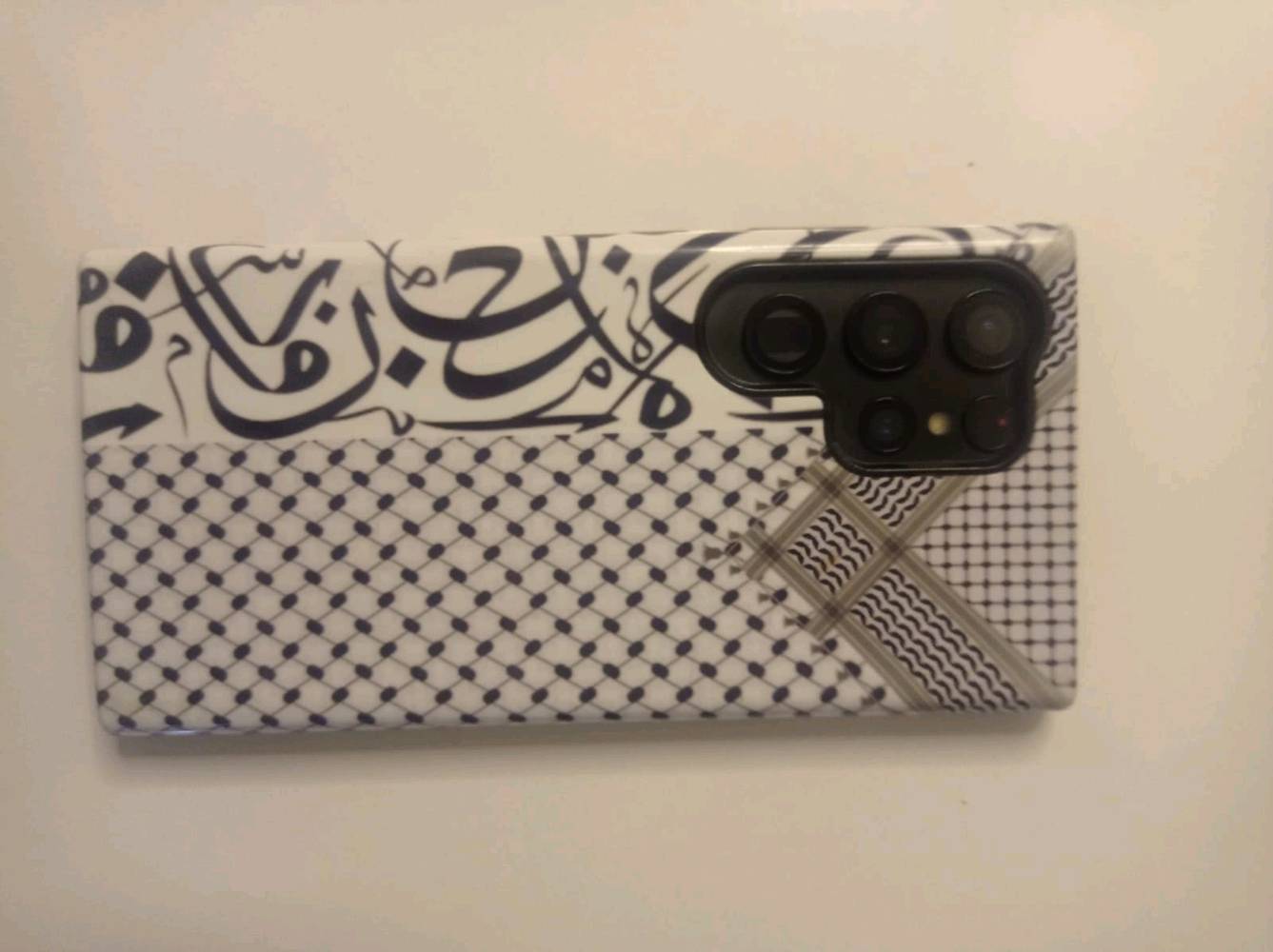 اس22الترة ذاكرة256الجهاز لوك مكفول من كلشي نضيف مثل ما موضح بل صورةويا شاحنة فقط العنوان نجف السعر580
شكد حالة البطارية والشاشة؟ بيها حرق/خدش/كسر/تبديل لو كلها أصلية ونظيفة؟: 
نضيف كلش
اللوك مكفول على شنو بالضبط: وكله مقفول وما بيه أي حسابات أو قفل FRP/سامسونگ؟: 
مابي اي خدش ولا مفتوح ابد 
تسليم وين بالنجف بالضبط، وهل السعر قابل للبدل لو نهائي؟: 
مكتب الرشيد السعر قابل التفاوض