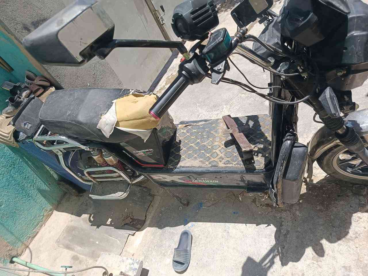 سلام عليكم ماطور للبيع جبلي نوع الخوين  ويا بطاريات 6 هابطه سعر 250بي مجال قليل ***********
