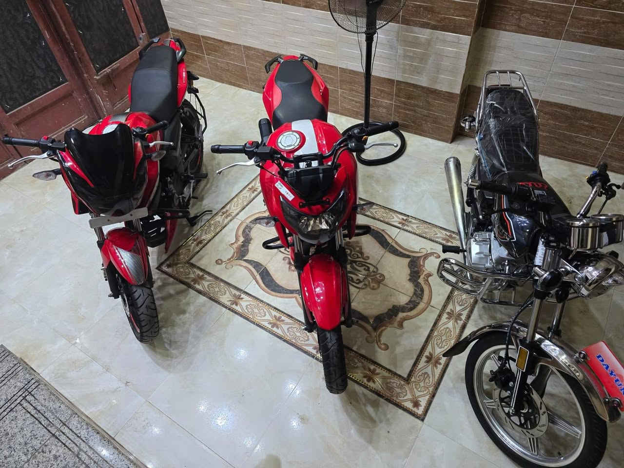 بسم الله تبارك الله
للبيع
اباتشي 160 cc موديل 2026 رخصه سنتين ونص

Tvs 160 cc موديل 2025  رخصه سنتين ونص

دايو 2  موديل 2026 بالجواب

المعاينه في المنيا نفسها
01018920205


**إذا كنت صاحب هذا الإعلان وتريد حذفه لأي سبب، رجاءا أرسل رسالة إلى الدعم الفني**