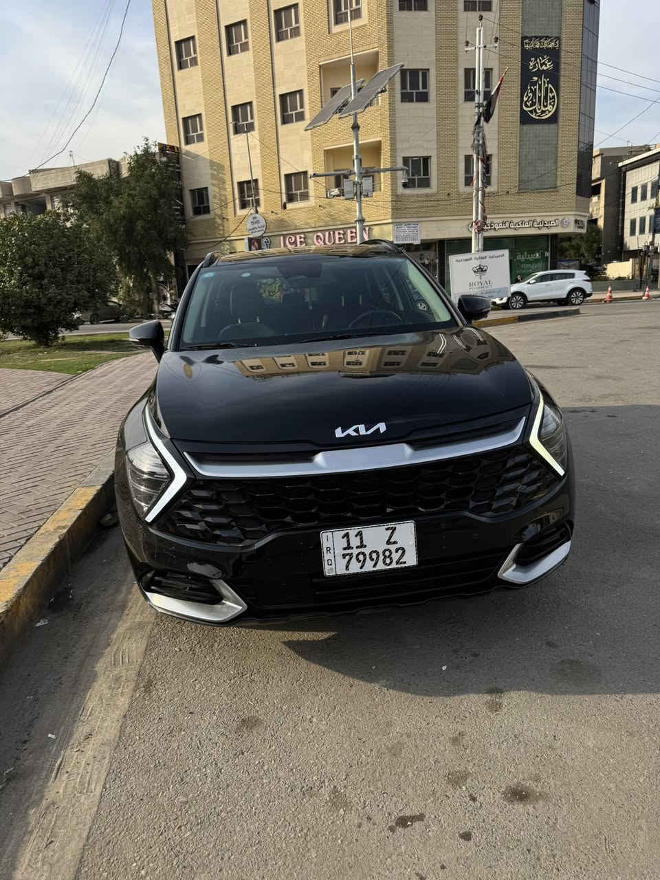 سبورتج 2025 هايبرد برستيج بلكن اعلى فئه بلسبورتج 3 انضمة بنزين + هايبرد +شحن كهرباء
 وارد امريكي حادث بسيط جدا

Kia Sportage Sx-Prestige 2025 1.6 Hybrid plug-in

حجم المكينه : 1.6 هايبرد      

             ماشيه : 25000   

           الايرباك : فقط ستيرن ومبدل وراجع سستم   

حادثها فقط جاملغ ايمن وباب مبدلات نفس اللون 

#المواصفات

1. شاشه كبيره

2. بصمه

3.بنوراما 

4.تشغيل عن بعد 

5. كامرات 360

6. رادارات 360

7. رادار امامي

8. لايتات لد 

9. بكلايت لد 

10. كشنات جلد

11.هيترات بالكشنات حار بارد

12. ويل كب 

13.اشاير بالمري

14.كيجات دجيتل 

15. قطعتين تبريد 

16. تبريد بيانو 

17. تحكم 

18. نظام سبورت ايكو عادي

19. فور ويل 4x4

20.ايقاف ذاتي اوتو ستوب

21.حساسات خلفي امامي

22. اوتو هولد 

23. نظام منحدرات 

24. كشنات كهرباء

25. شحن وايرليس 

27.كشن السايق ميمري

28. كشافات

29. كيجات دجيتل 

30.تتقدم وترجع بلريمونت 

31.شحن كهرباء بواسطة الشحن
السياره جديده جدا جدا بحاله الوكاله 

السعر  23500$ وبيها مجال  

تفاصيل اكثر هذا رقمي 
***********
