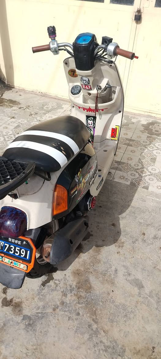 دراجه للبيع ماكس بوليس دراجه كامله نكره سلف المحرك ما مفتوح كلشي بيها علا الشركة السعر 565بيها مجال بكان ديالئ بعقوبه *********** واتساب بعقوبة, ديالى
