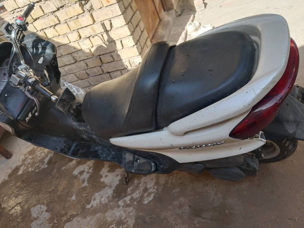 السلام عليكم شلونكم شباب عندي دراجة ماجسته دبل رون للبيع قيم بما يرضي الله محرك ناعن شلعة ومعدل الدراجة خير من الله مكاني بلديات *********** قيم واخذ بما يرضي الله بغداد, العراق
