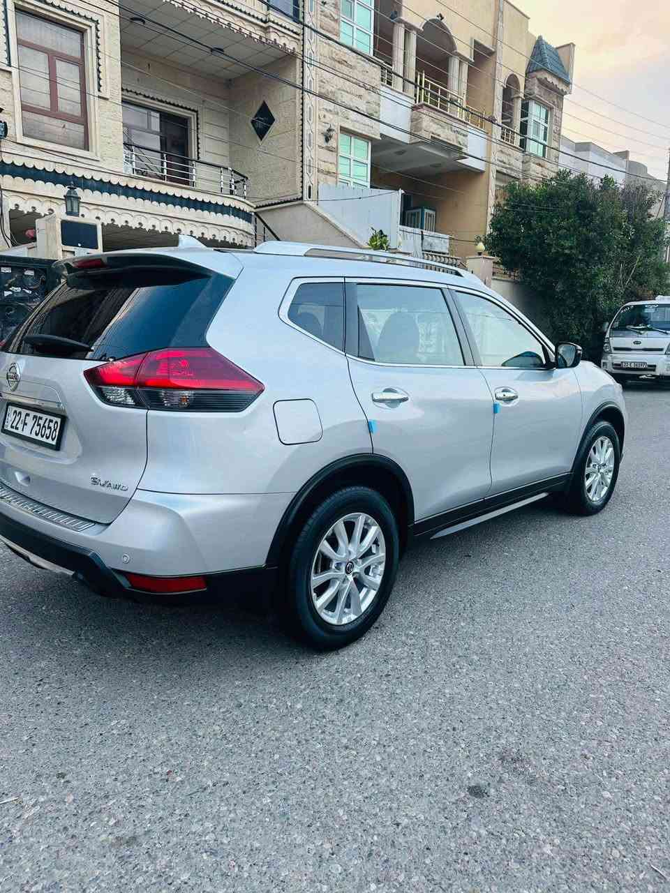 نیسان رۆگ 2020 Sv Awd   راداری پێش و پشت و هەردولاکان نیزامی ئیکۆ و سپۆرت و سندوق شفت  و دژە خلیسک و هەردوو کوشین گەرم  هەروەها ئۆتۆ ستۆپە و شەغالە  
دەرگای پێشەوەی سەکن بۆیاغە لەگەل بستێک دەرگای دواوەی  لە امریکا بێ بۆیاغ داخیل بوە  واتە لێرە  بۆتە بۆیاغ بەبێ ژورەوەیە بەشەرتی فعس   گێرو مەکینەو  بەردی گزۆز و رادارهەموی بەشەرت 
رەقەم و سەنەوی نوێیە و بەناوی خۆمە 
غرامەو بەناوکردن بەشەرت

***********
*********** أربيل, العراق
