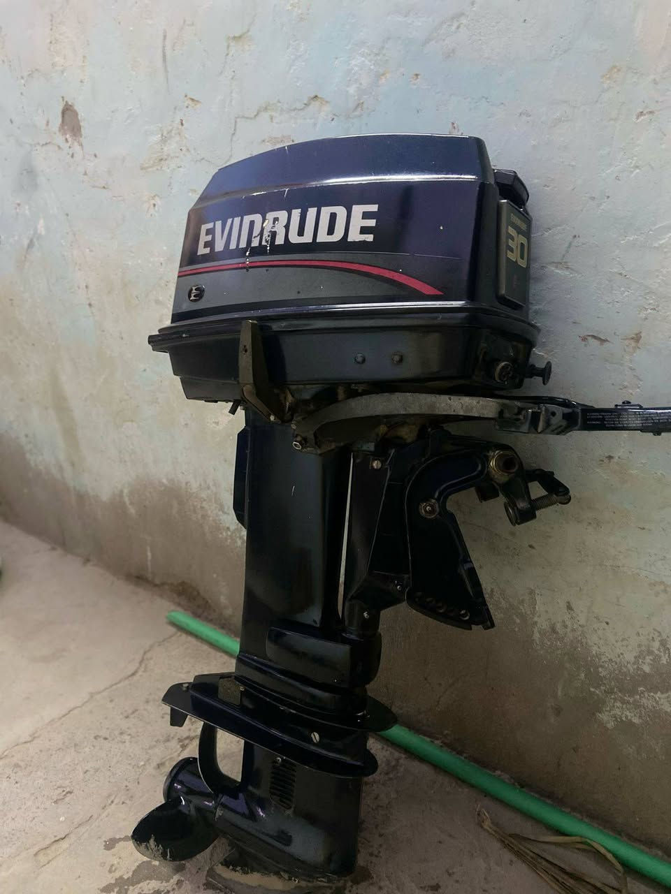 مكينة 30
نظيفه ما مفتوحه كلشي بلادي حتى كيرها ما مفتوح 
نظيف وحلوة للبيع 
السعر مليون ونص وبيه مجال قليل 
المكان الفاو _الدورة
***********
