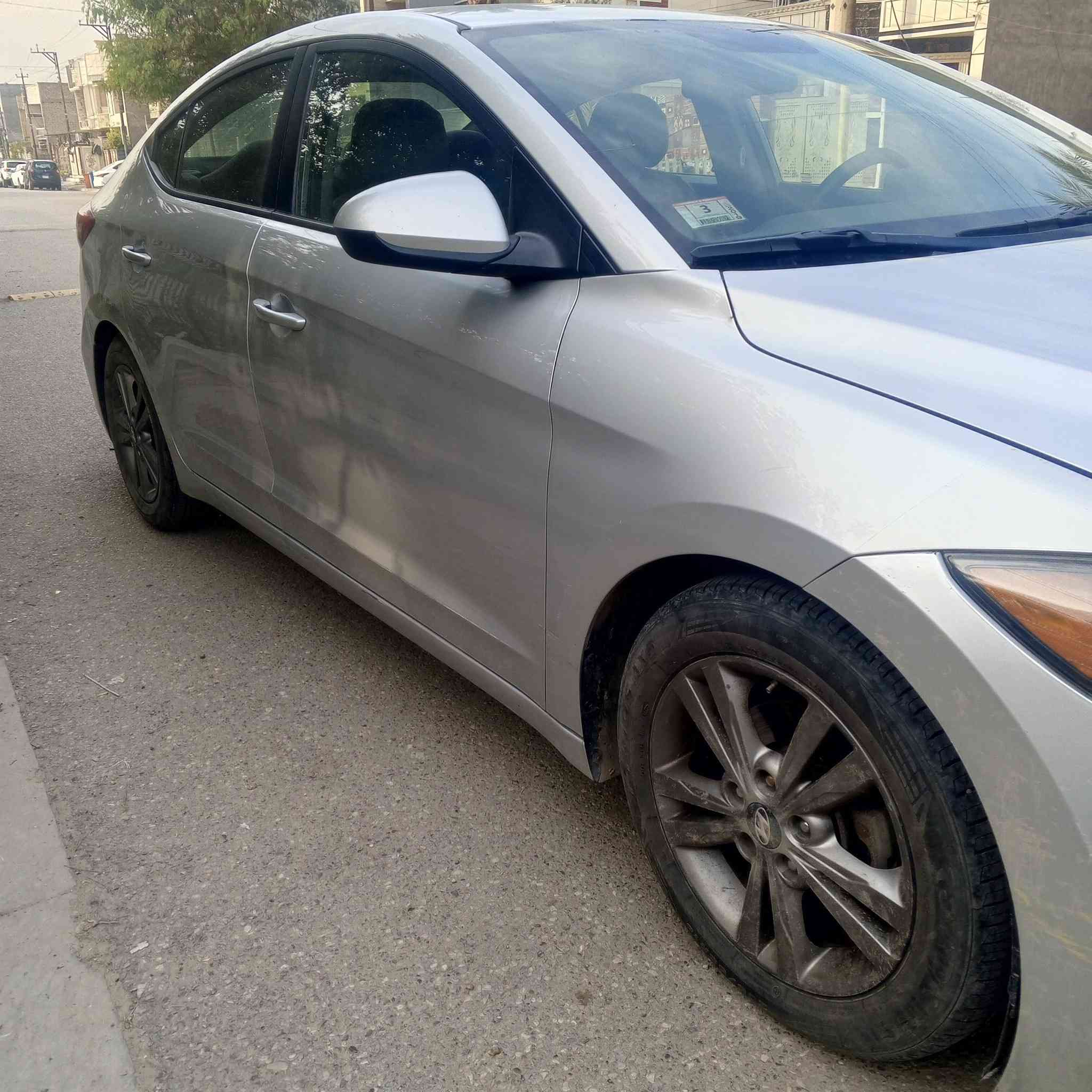 اللنترا 2017 نص فول شاشه كبيره كامره دواره  كير AT المرغوب محرك بلادي  تحكم جهتين نقطه عمياء سنويه باسمي سليمانيه شرط التحويل  مكان السياره الكرخ/ الدوره ***********
