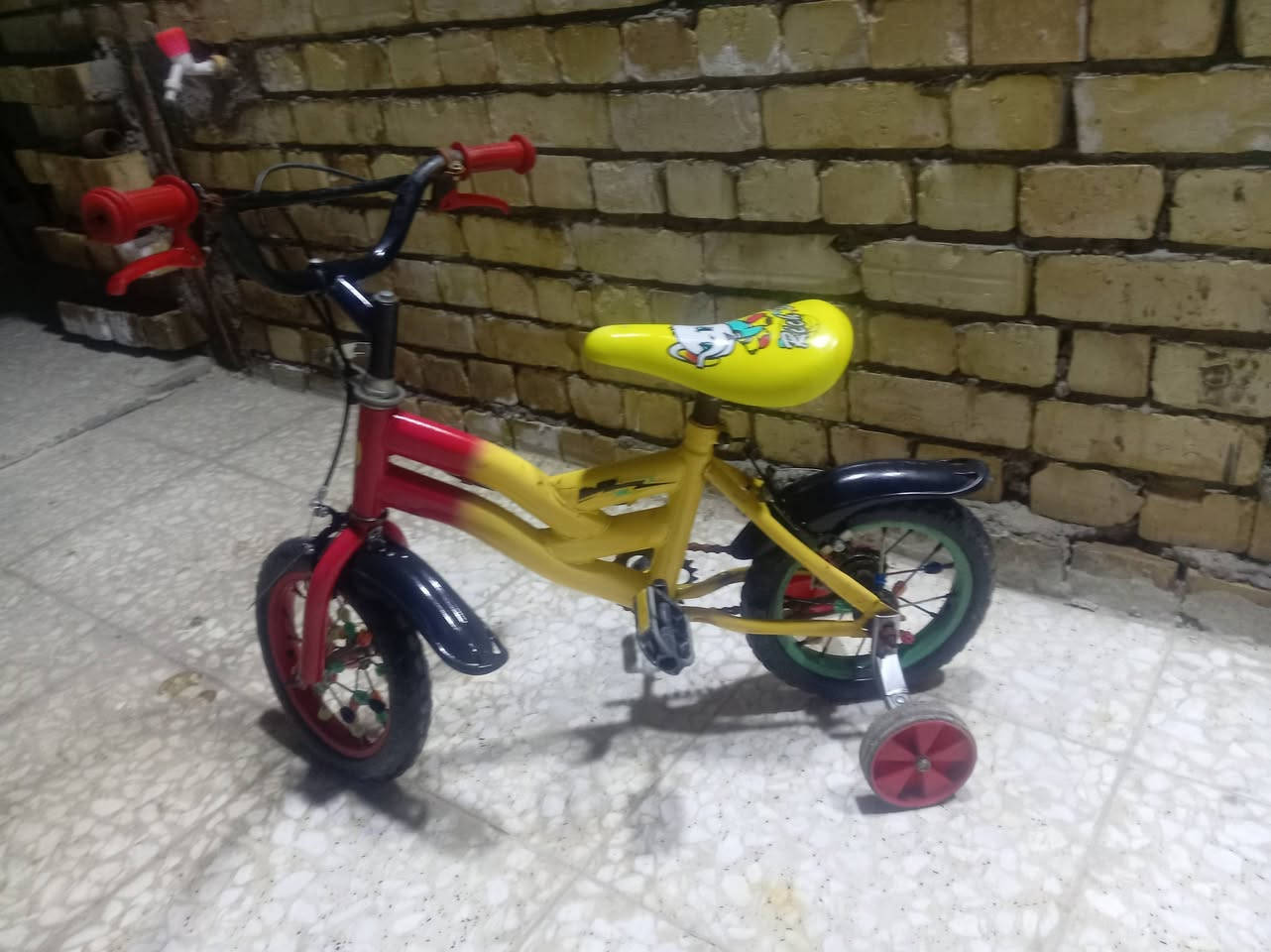 السلام عليكم بايسكل أطفال حجم 12 كامل ما بي نقص السعر 30 مكاني بغداد الشعب سبع قصور *********** متواجد واتساب
