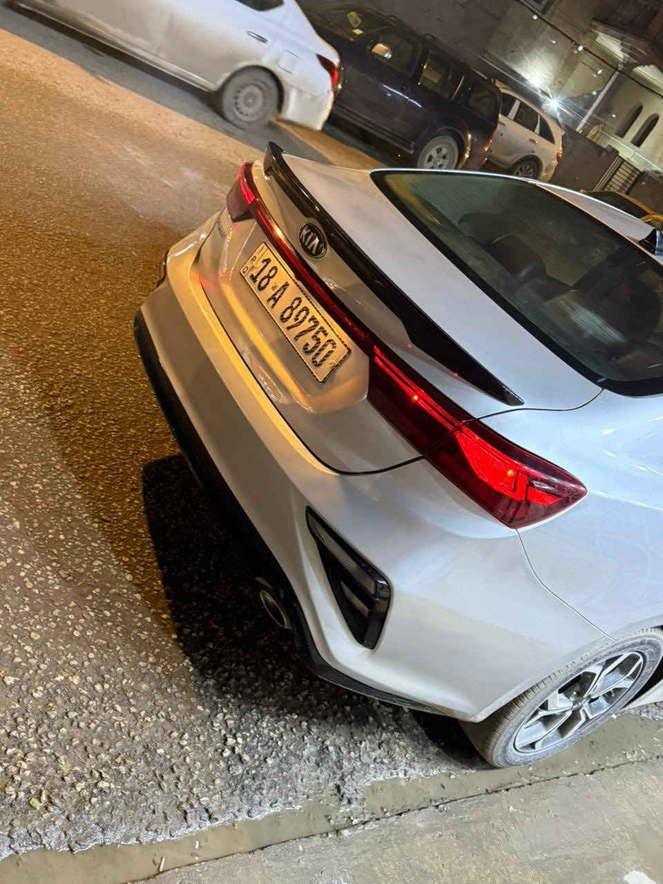 سلام وعليكم كيا فورتي للبيع 2019 كير ايتي السياره بيها جاملغين مبدلات فقط سياره كير مكينه حداديه خير من الله السعر 126وبيهً مجال حك الجيه قليل ***********
