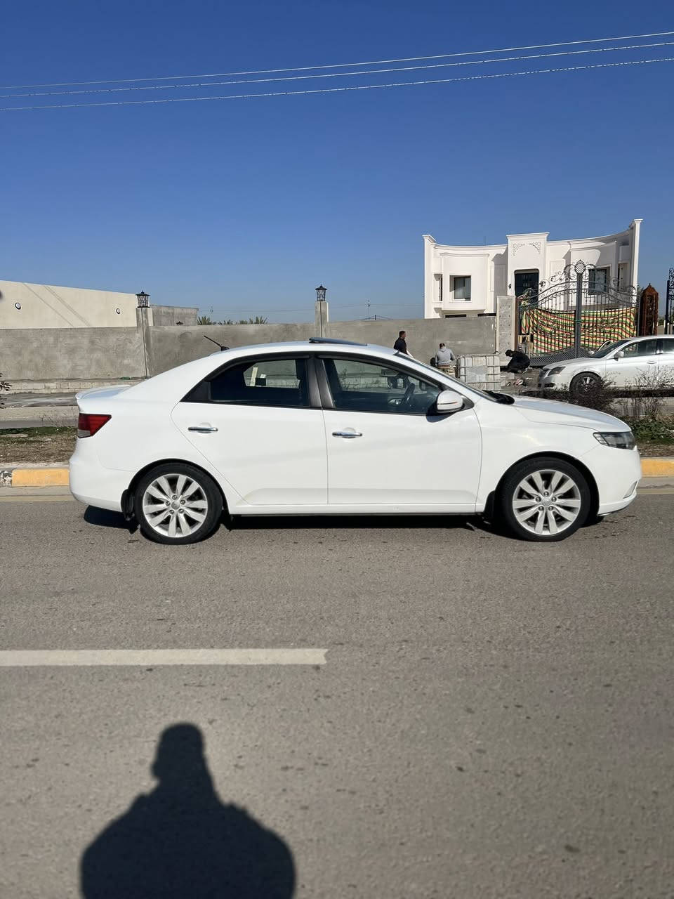 السلام عليكم
كيا سيراتو خليجي 2012 فول مواصفات: 
فتحة سقف
بصمة تشغيل 
بصمة ابواب 
مري شفط
تبريد لمس 
صاج بلادي
تدفئة تبريد شغاله 
شفتات بالستيرن
تحكم ستيرن جهتين
يدات نيكل
ماشية 151 الف حقيقي
مكينة كير كهربائيات مكفول
سيارة جاهزة مابية اي نقص
مكاني صلاح الدين قضاء بلد 
يرهم مراوس حسب القناعة 
***********
